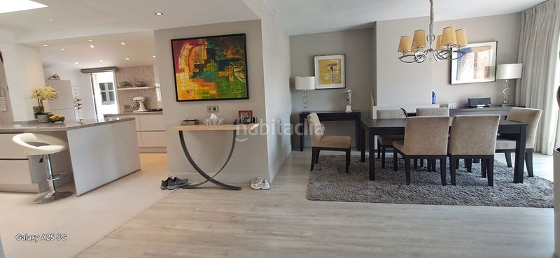Foto 6290b1c6-6873-42f2-920b-48661e1bf8bd. Casa amb aparcament piscina a Bello Horizonte - Lindasol Marbella