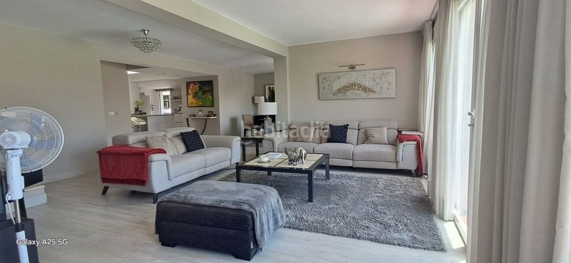 Foto ef6b4c0a-d354-4644-8a0a-16d9a64eaa7a. Casa amb aparcament piscina a Bello Horizonte - Lindasol Marbella
