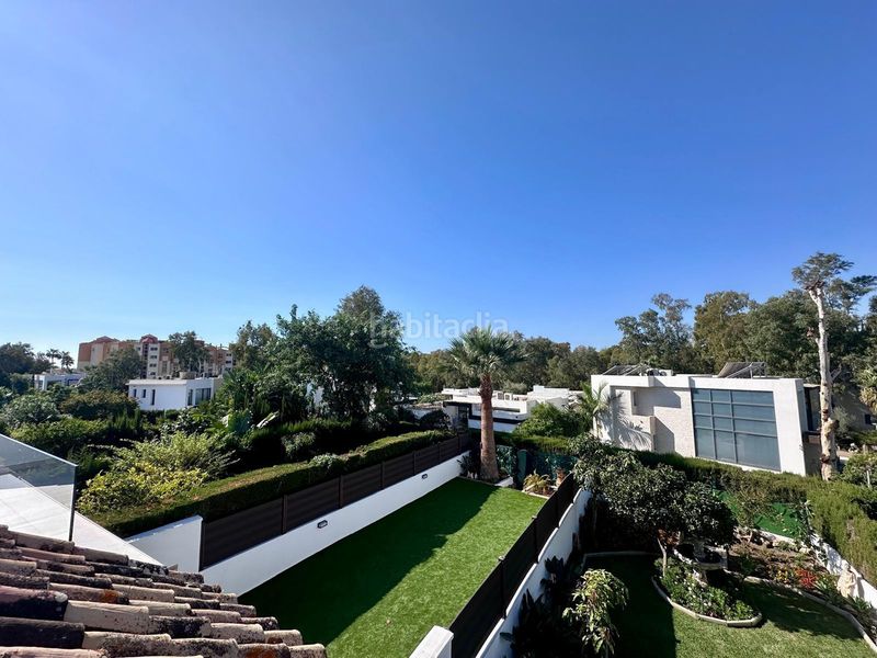 Foto 61e0d582-2b36-439a-923f-2ba3d27f9799. Casa adossada amb aparcament piscina a Nueva Atalaya Estepona
