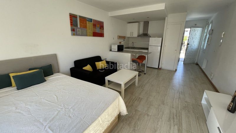 Foto afbe10b8-e4e6-4c1b-afbb-e4e4d64bb8de. Pis amb aparcament piscina a El Velerín Estepona