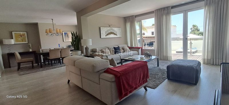 Foto 5f47fa0a-a505-465a-a872-aed821d8ddbc. Casa amb aparcament piscina a Bello Horizonte - Lindasol Marbella