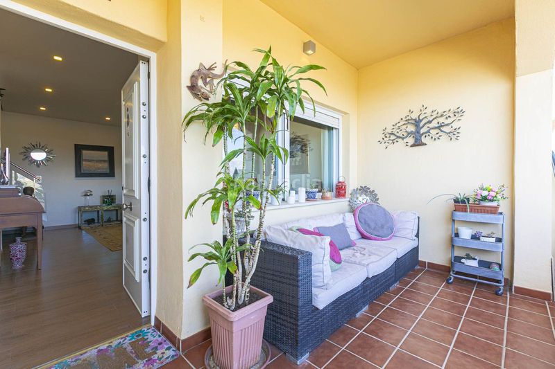 Foto a0c1a0fb-074c-446d-8d51-685a87445892. Casa adossada amb aparcament piscina a la cala Mijas Mijas