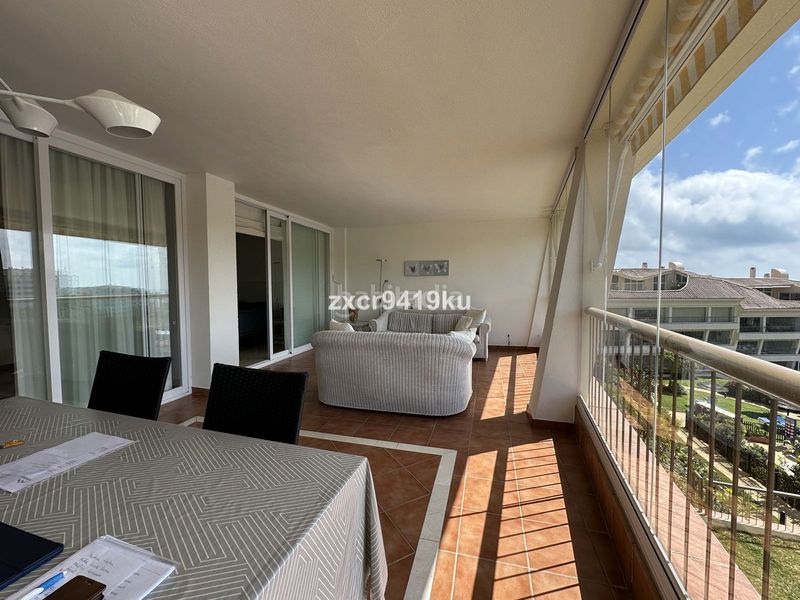 Foto 5dda3f4f-5843-4f72-88a2-b6d56894e0f0. Pis amb aparcament piscina a Riviera del Sol Mijas