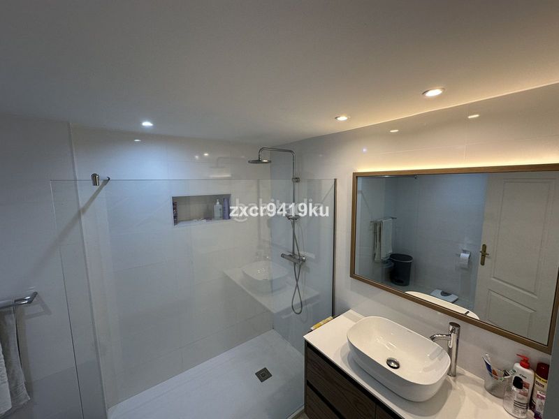Foto 5e4e9257-1d10-4518-b4be-7688831118d5. Pis amb aparcament piscina a Riviera del Sol Mijas
