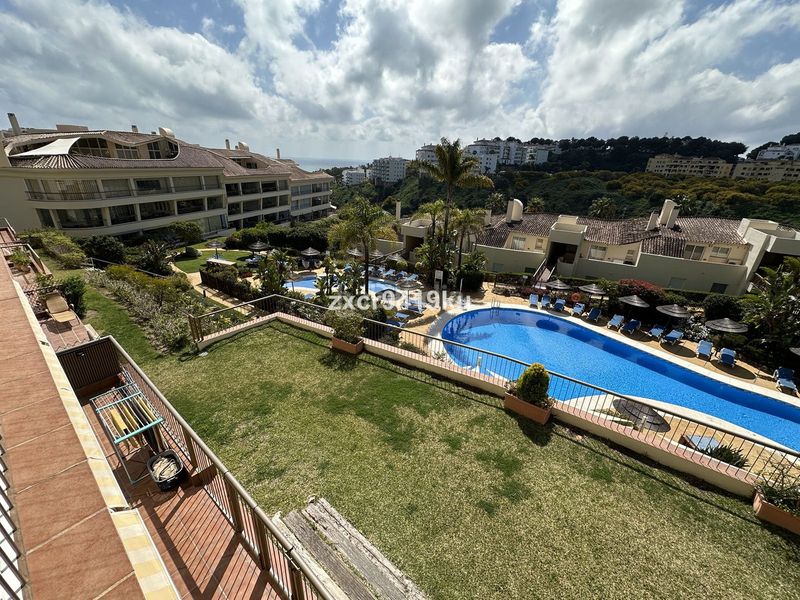 Foto f9e632ed-06a8-42ab-ad7b-4372d1d734fb. Pis amb aparcament piscina a Riviera del Sol Mijas