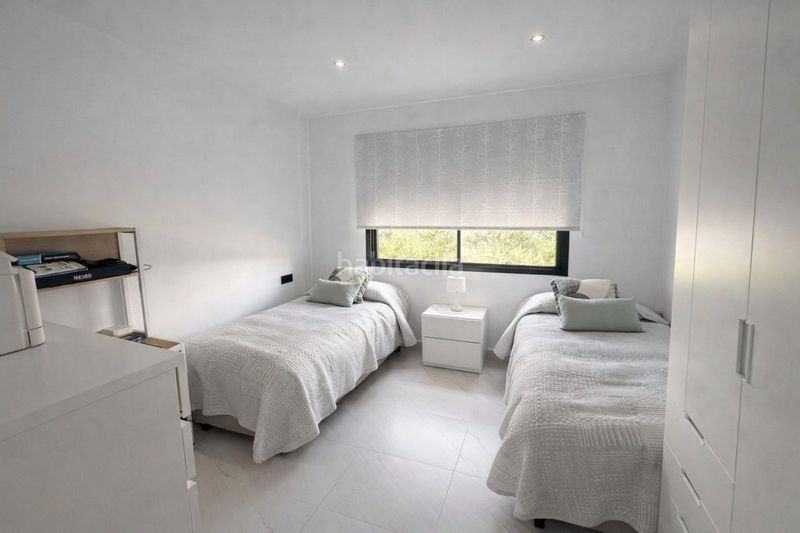 Foto 17e65641-1fb5-4941-82bd-bd4a1895beff. Pis amb aparcament piscina a altos de Estepona Estepona