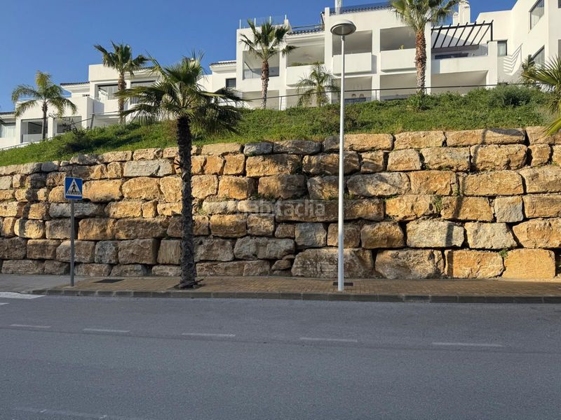 Foto ce27f63a-2c37-44cd-9625-0ebe35f26668. Pis amb aparcament piscina a altos de Estepona Estepona