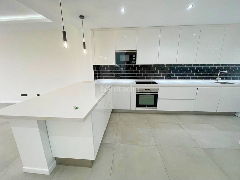 Foto a1c2b487-988c-42dd-b6c9-d493085d0340. Casa adossada amb aparcament piscina a Paraiso - Barronal Estepona