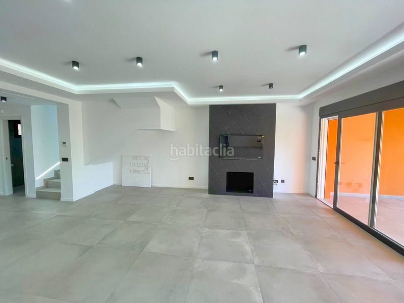Foto c6d403e5-ff19-4a84-8f31-f892eb7f2534. Casa adossada amb aparcament piscina a Paraiso - Barronal Estepona