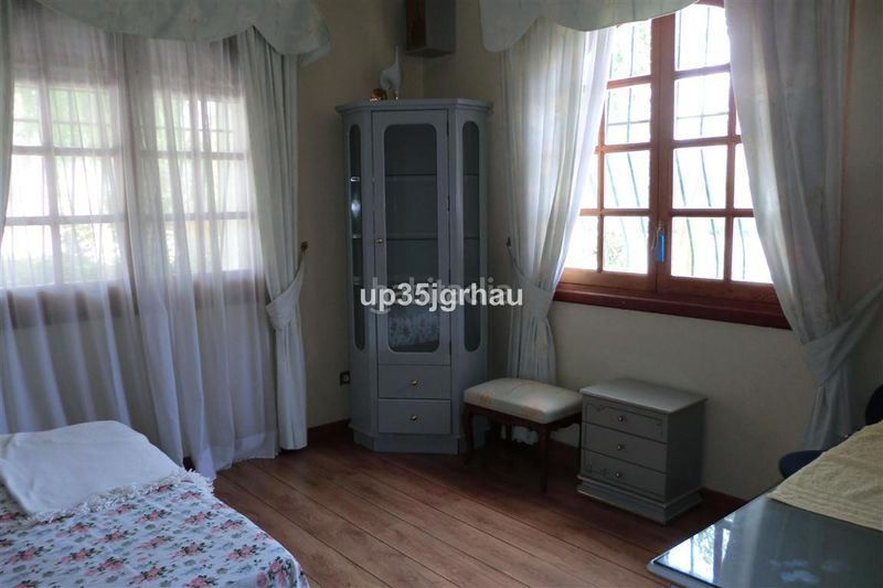 Foto 6a310194-2d4c-46e8-afb8-8f68df75594a. Casa amb aparcament piscina a Parque Central Estepona