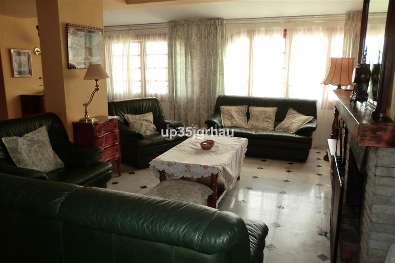 Foto db5ab761-7668-4f84-a769-a11d1cf4392b. Casa amb aparcament piscina a Parque Central Estepona