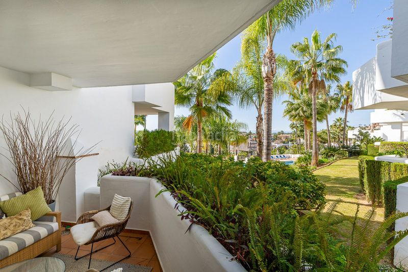 Foto a88f8f3a-10c6-4836-9de4-31362fdae2be. Pis amb aparcament piscina a Las Brisas Marbella
