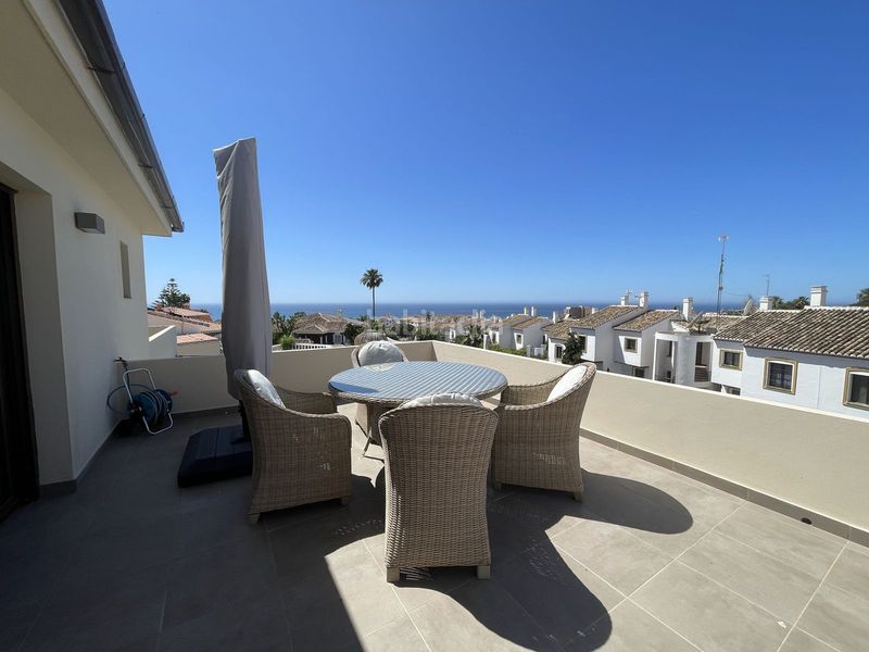 Foto 421d4b9f-55b7-4d5c-a28e-55e38bd33928. Casa amb piscina a Riviera del Sol Mijas