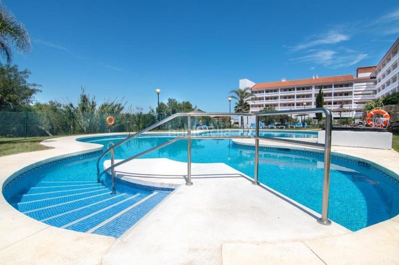 Foto e1ef7d86-e0cb-476f-a994-ad2cbf69d57f. Pis amb aparcament piscina a San Luis de Sabinillas Manilva