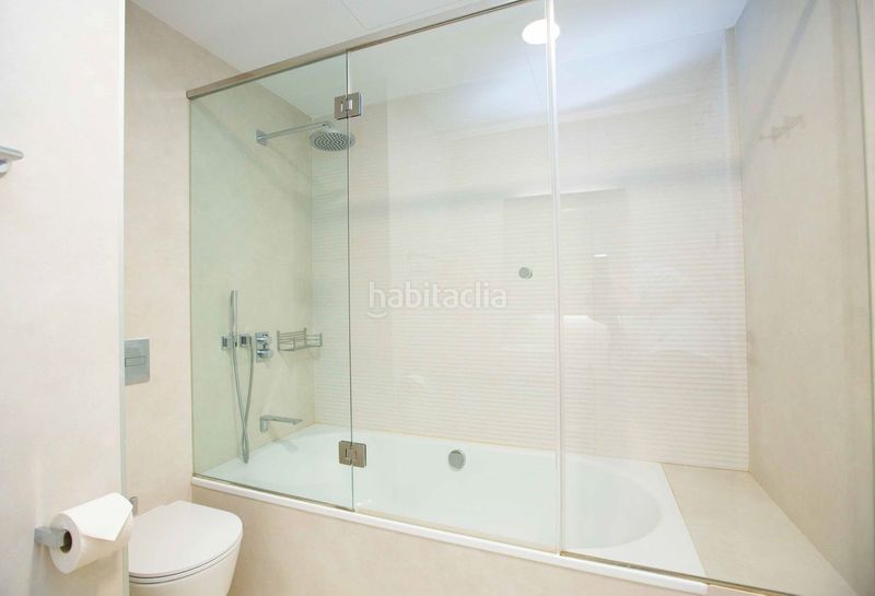 Foto d198f000-f5b0-45f3-93f6-a546bd4e5d18. Pis amb aparcament piscina a Parque Central Estepona