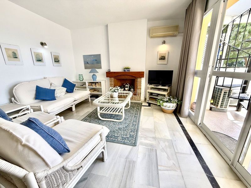 Foto bc343f70-7118-4f06-879c-49f15718d9c3. Àtic amb aparcament piscina a Calahonda Mijas