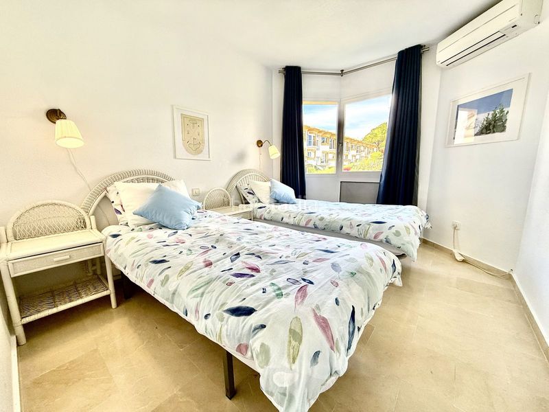 Foto c6c8f44c-a902-4179-9a47-56099b020454. Àtic amb aparcament piscina a Calahonda Mijas