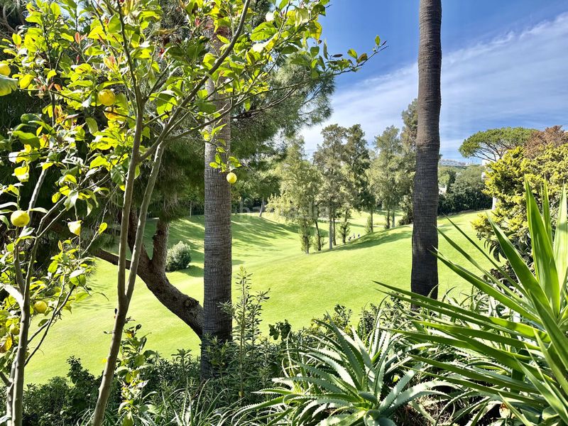 Foto d63aed85-f52d-448f-b6db-56c2a3bf8566. Àtic amb aparcament piscina a Calahonda Mijas