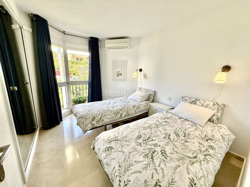 Foto e8559839-9e3a-409e-85da-5b62ec926cb8. Àtic amb aparcament piscina a Calahonda Mijas