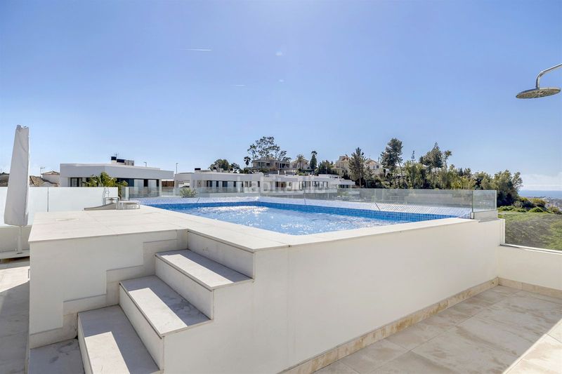 Foto dc623d3e-28bc-4159-b992-f45116f788db. Pis amb piscina a Las Brisas Marbella