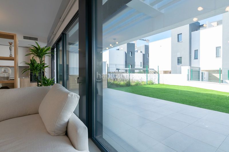 Foto a9b4c1e3-cf09-47db-99ab-8d61f30491e2. Casa adossada amb aparcament piscina a Nueva Atalaya Estepona