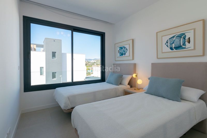 Foto b2c11b3a-50de-4914-9121-8d58a872aea6. Casa adossada amb aparcament piscina a Nueva Atalaya Estepona
