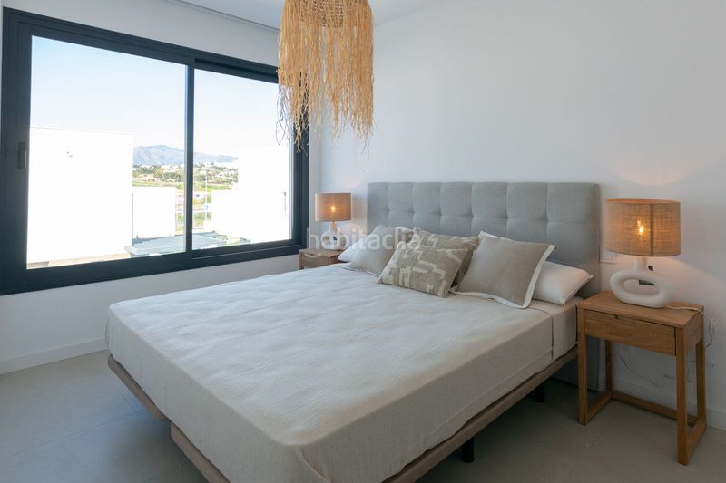 Foto b4b89ec1-bab1-4747-9e8c-69ab001e8a89. Casa adossada amb aparcament piscina a Nueva Atalaya Estepona
