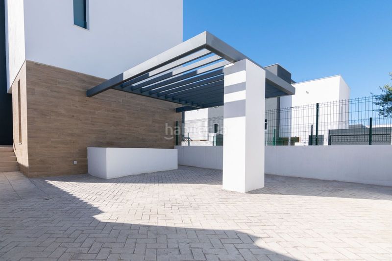 Foto bd3dbfd6-f70d-4eb2-8a20-11fa6734ac2c. Casa adossada amb aparcament piscina a Nueva Atalaya Estepona