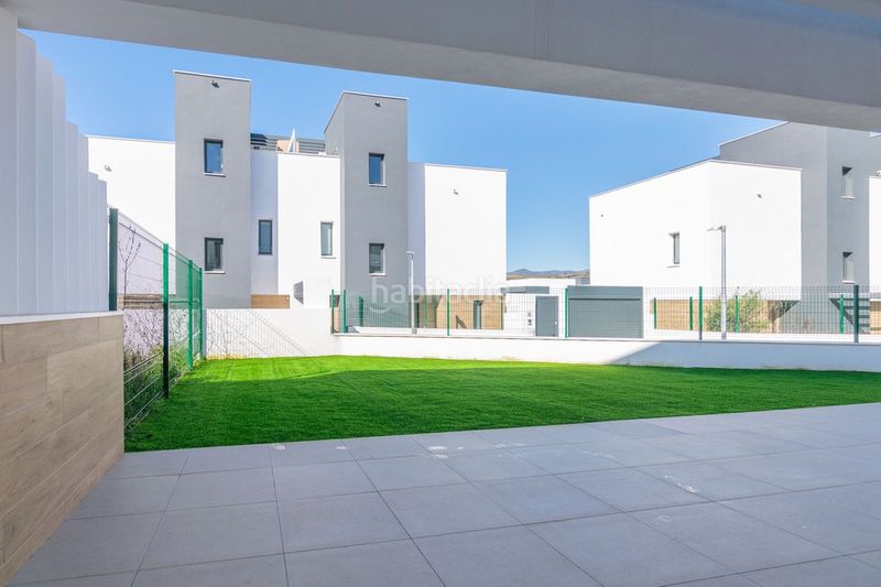 Foto be4558c8-3c0d-45b0-9ece-5d1a235410be. Casa adossada amb aparcament piscina a Nueva Atalaya Estepona