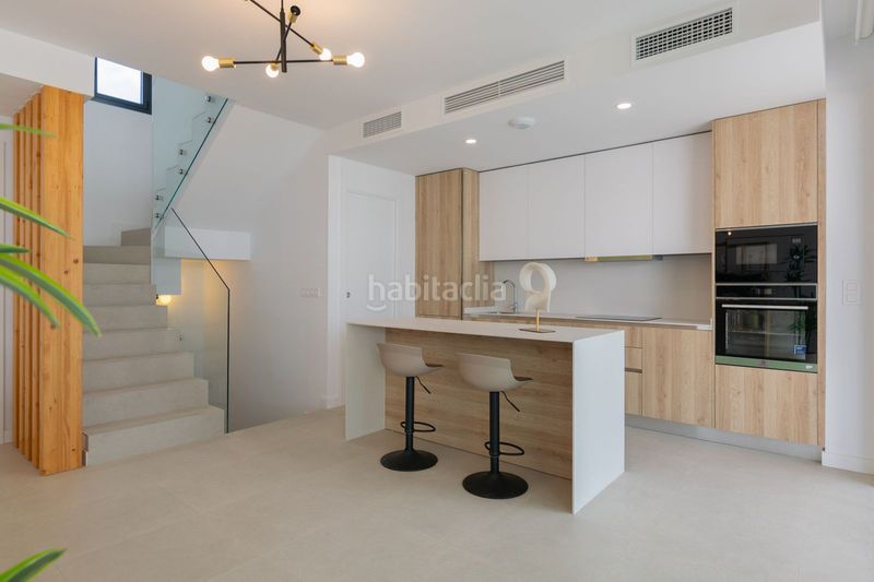 Foto fb31db37-ca7b-4cc4-b244-9b93c9028610. Casa adossada amb aparcament piscina a Nueva Atalaya Estepona