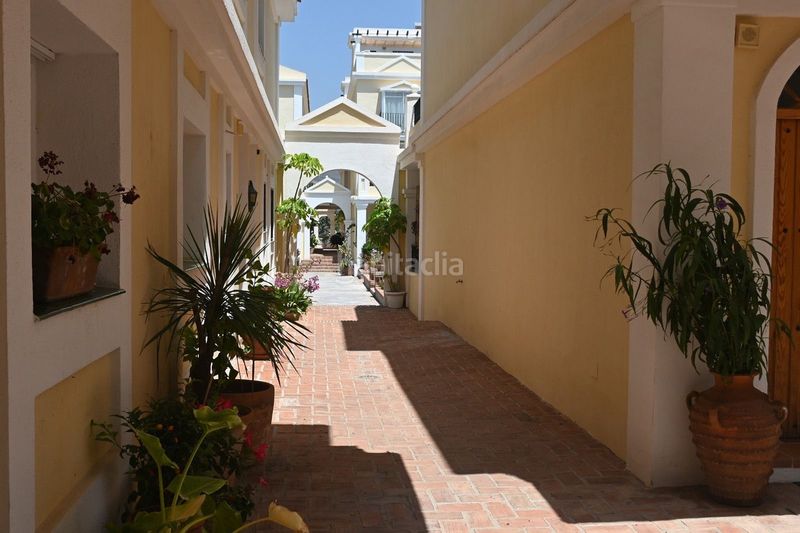Foto f6059102-bd05-4093-819b-11bd9cd8dc0f. Piso apartamento en planta baja totalmente reformado en aloha gardens ? nueva andalucía ubicado en la prestigiosa urbanización aloha ga en Marbella