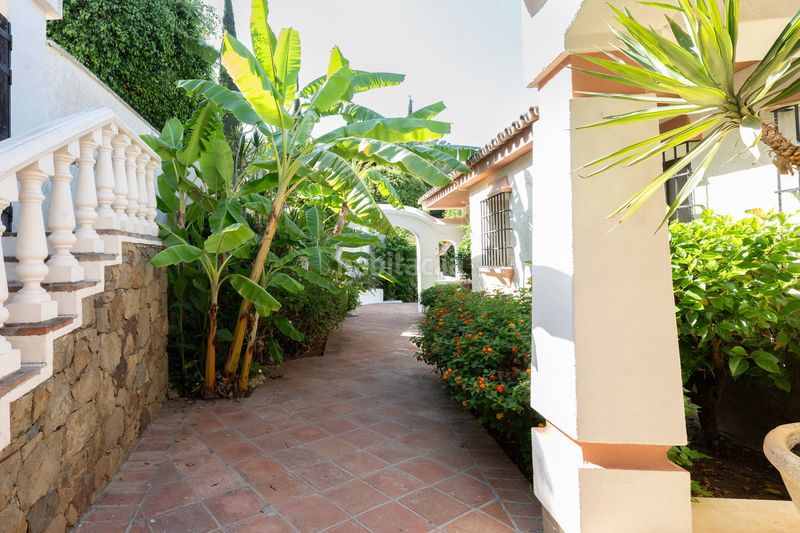 Foto 293aeb10-612b-49d9-8d69-f39f0e0ad634. Casa amb piscina a Las Chapas - Alicate Playa Marbella