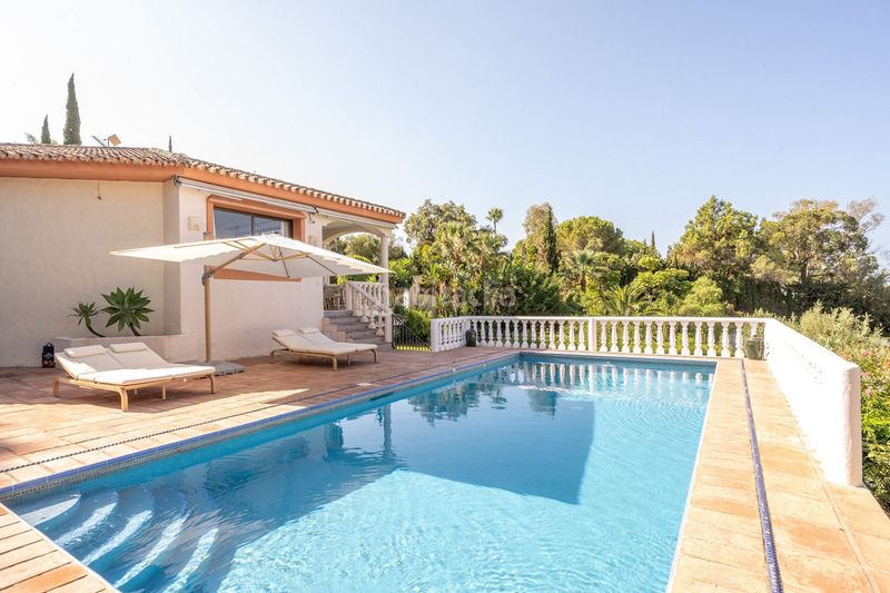 Foto 628f470c-b960-4fd3-a27e-8d12d4d8b28e. Casa amb piscina a Las Chapas - Alicate Playa Marbella