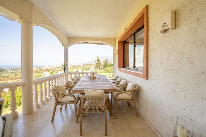 Foto c680d6cb-8bca-45b9-9b23-327593bbc879. Casa amb piscina a Las Chapas - Alicate Playa Marbella