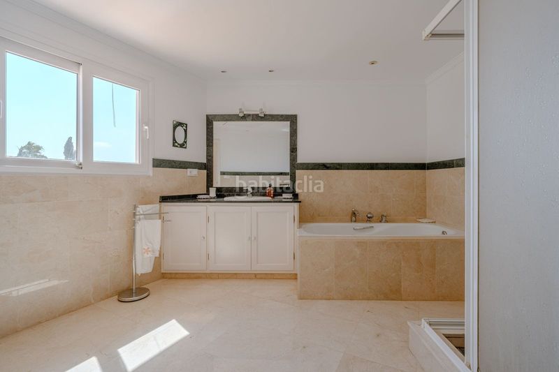 Foto b0542b74-2f81-4a02-82a8-9e84f844c974. Casa amb aparcament piscina a Paraiso - Barronal Estepona