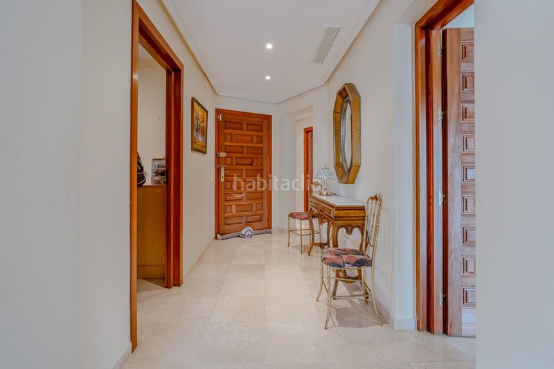 Foto b63ac729-7ccb-4b34-9705-90d8c8b7e7f2. Casa amb aparcament piscina a Paraiso - Barronal Estepona