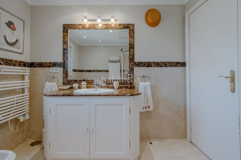 Foto c4860f0c-c2da-4585-87a3-d26130730269. Casa amb aparcament piscina a Paraiso - Barronal Estepona