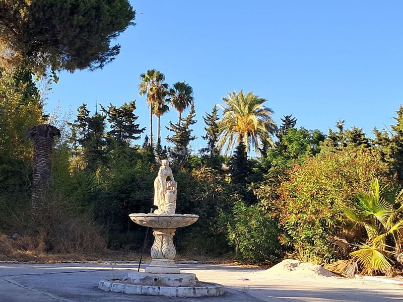 Foto 049bafa8-8d1e-4f14-839e-e8405e03aaf6. Casa amb piscina a Parque Central Estepona