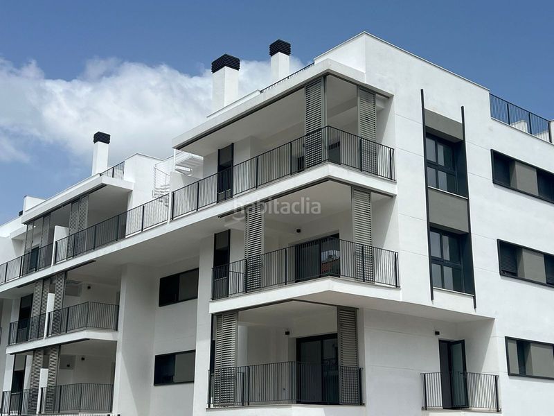 Foto aead2ec9-567c-4717-a8b5-467190e7d29c. Pis amb aparcament piscina a Parque Central Estepona