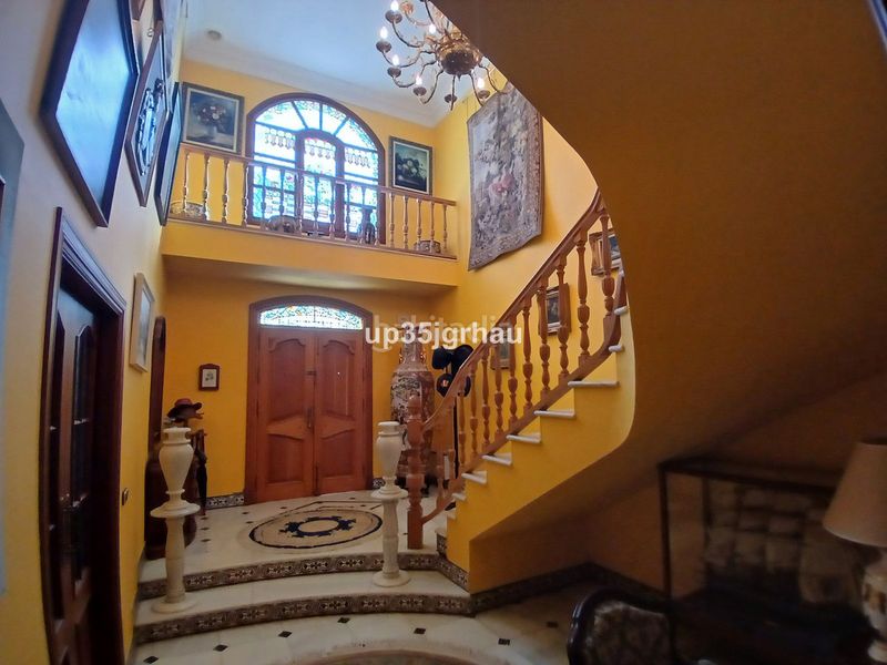 Foto 322e42bf-4136-4276-9d85-a6ae08ec26f6. Casa amb aparcament piscina a Parque Central Estepona