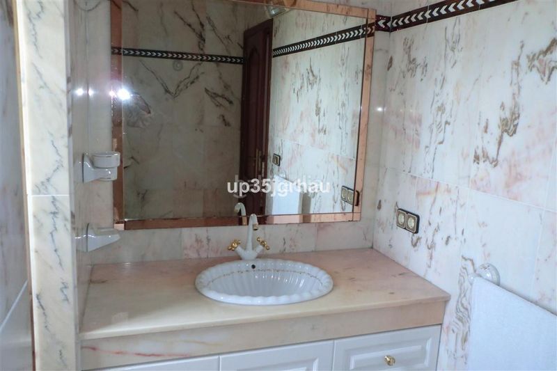 Foto 4f163ca2-6c82-4c07-9637-c910867dc30a. Casa amb aparcament piscina a Parque Central Estepona