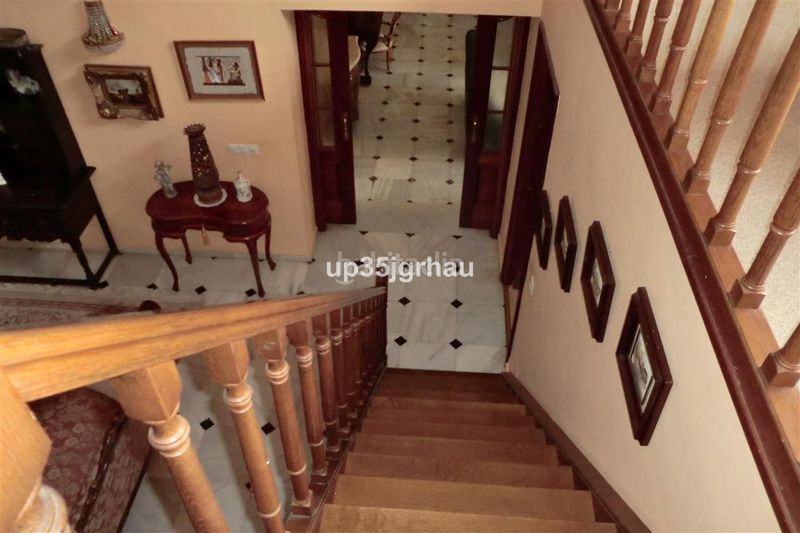 Foto 7254684e-725f-4f49-9527-c2ee4fbe5aa9. Casa amb aparcament piscina a Parque Central Estepona