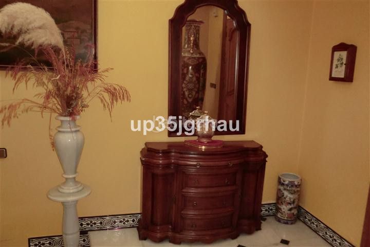 Foto d9fbb353-cb8f-4c14-b83a-421f1f6e62ac. Casa amb aparcament piscina a Parque Central Estepona