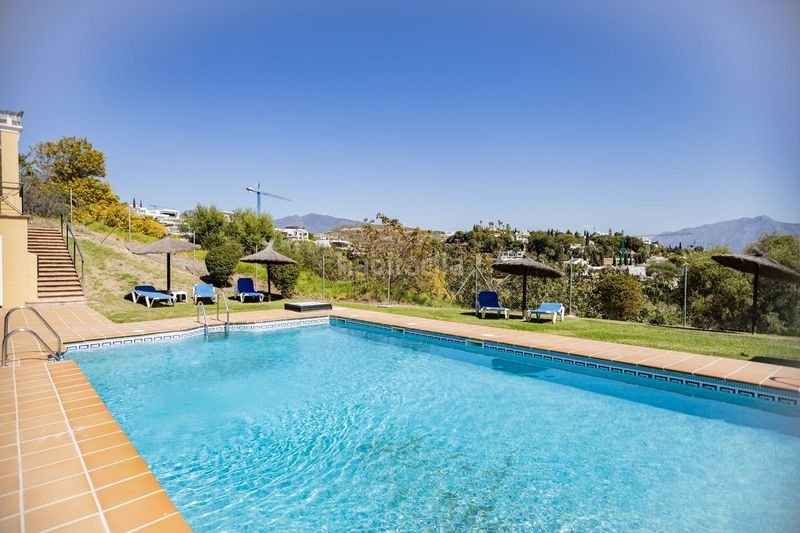 Foto 0d1787bc-eb21-48d5-a153-7a82c2a376d4. Pis amb aparcament piscina a Bel - Air Estepona