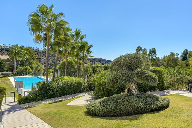 Foto 3035f5db-7ecf-4016-be0a-7cc7456e3b72. Pis amb aparcament piscina a Benahavís pueblo Benahavís