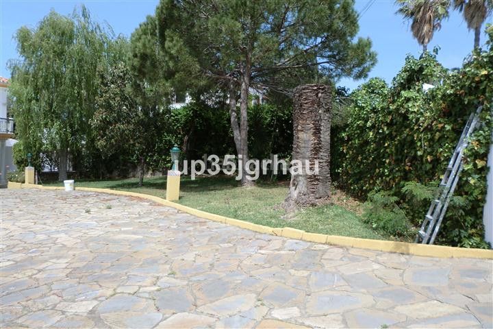 Foto 6d1e15c5-fe14-44b5-a14f-7d1401df16b3. Casa amb aparcament piscina a Parque Central Estepona