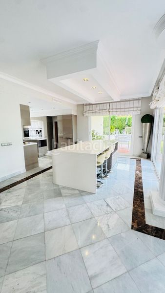 Foto 2b54583f-ebc5-4863-990b-bd233b38fee4. Casa amb aparcament piscina a Guadalmina Alta Marbella