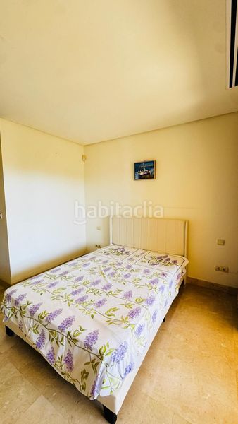 Foto a9437ccc-d930-48d1-9c26-f94cabeb2f06. Pis amb aparcament a Las Brisas Marbella