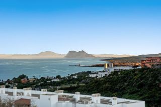Maison jumelée  Manilva - manilva,manilva,calle miguel delibes. Esta encantadora casa adosada de esquina se encuentra en golden