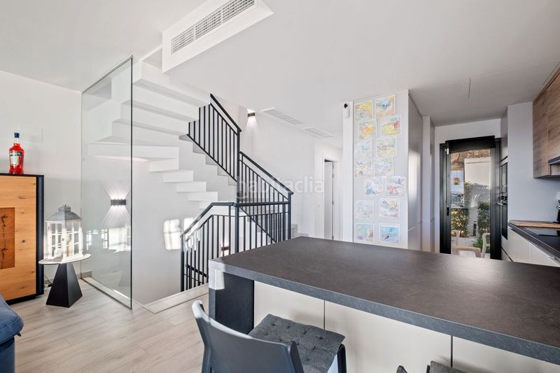 Foto 1f01348d-38f3-46f3-8975-30c9e2dc6f2f. Casa adossada amb aparcament piscina a San Luis de Sabinillas Manilva